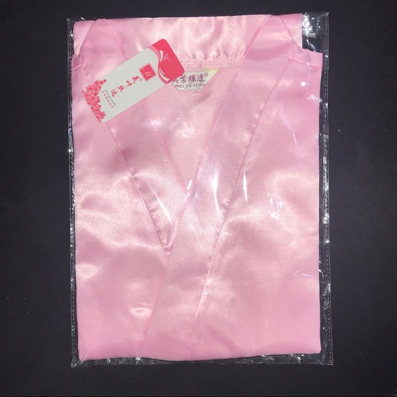 Light pink kimono robe fits size 10-12 - Picture 2 of 2